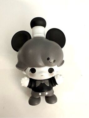 Pop Bean - Black & White Dimoo Mickey in  collab with Disney!